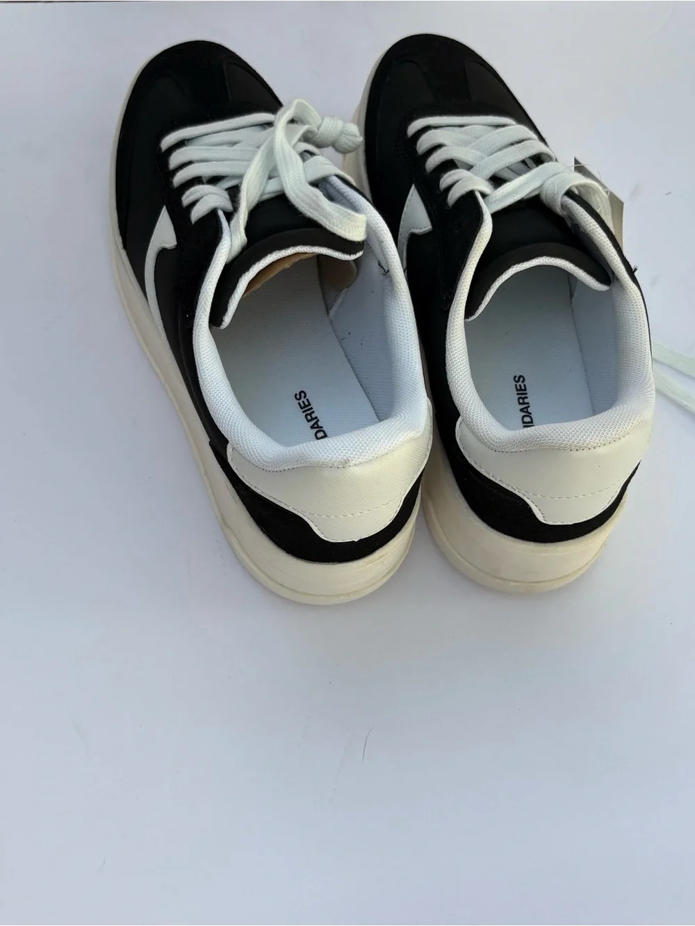 No Boundaries White Low-Top Sneaker